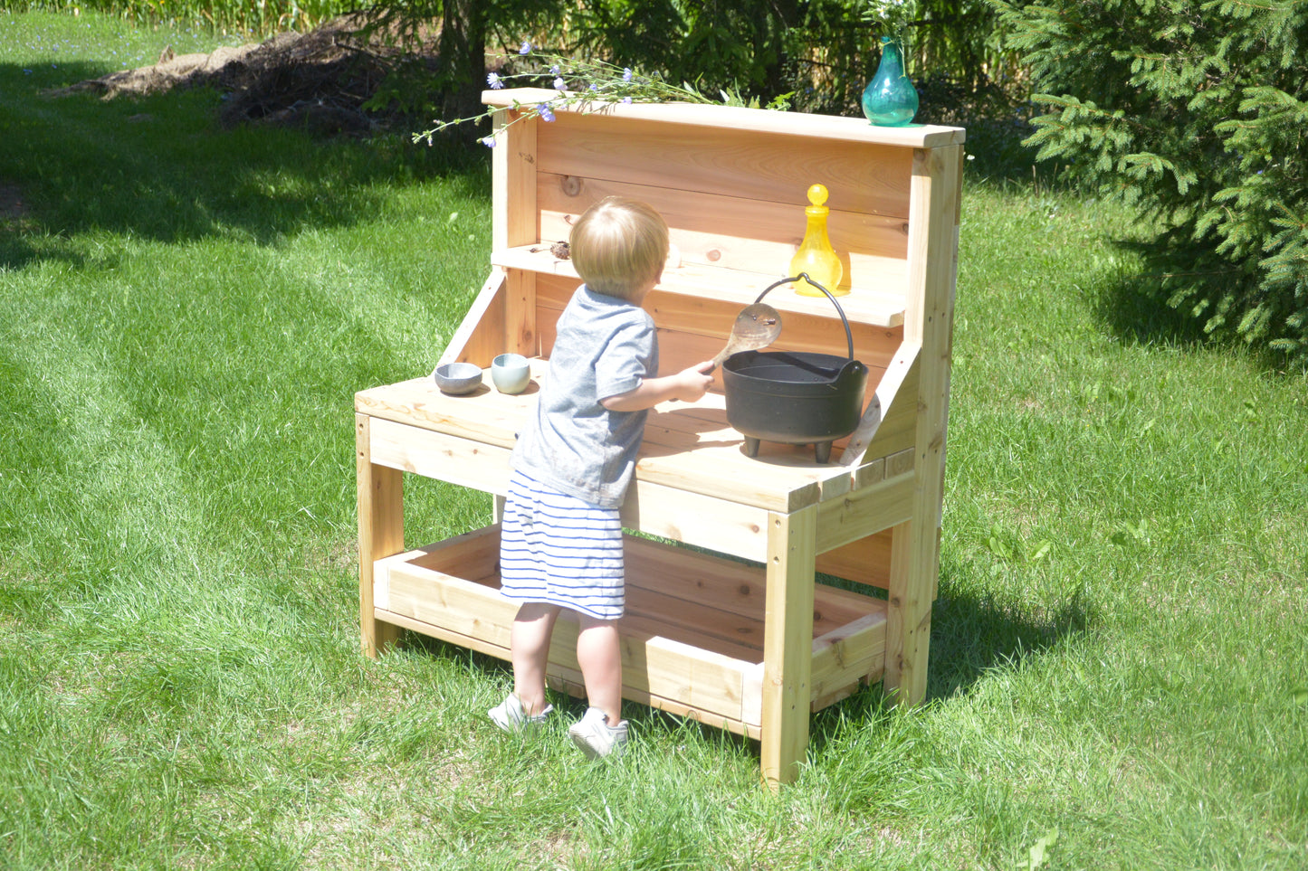 Outdoor Creative Concoction Table