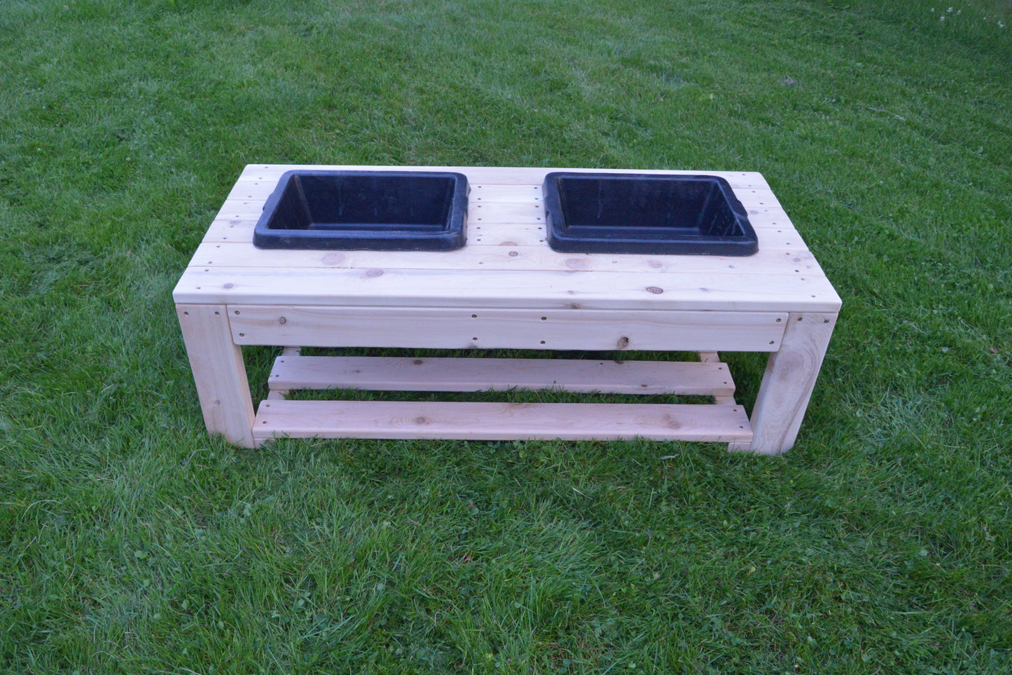 Outdoor Explorer Table