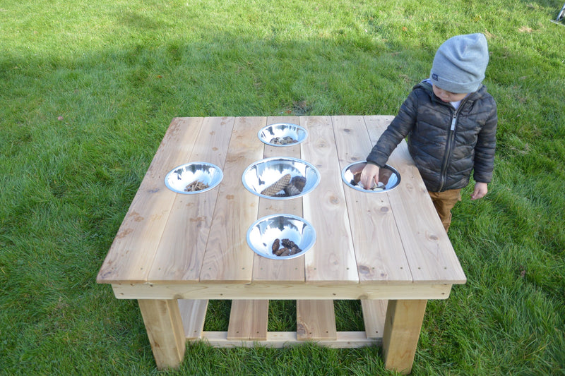 Outdoor Messy Activity Table With 5 Metal Bowls